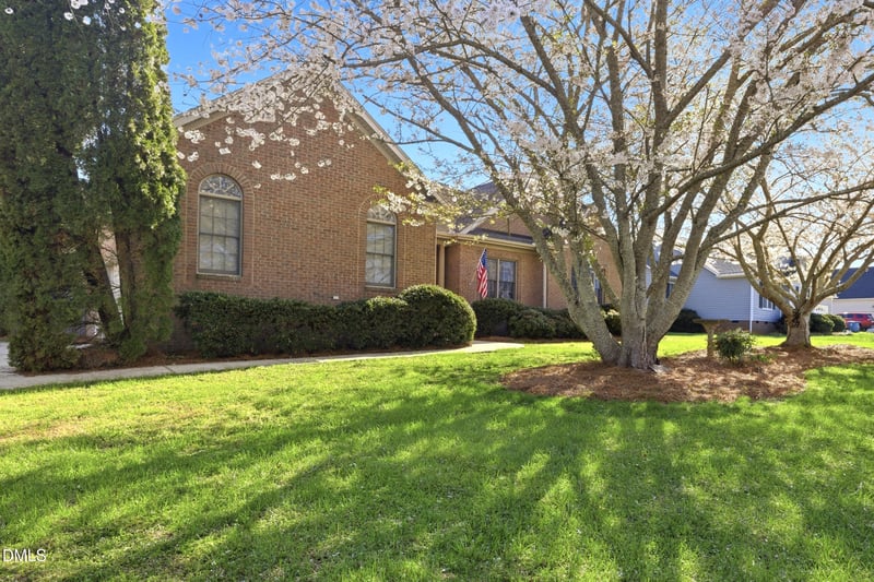 3912 Long Meadow Dr, Mebane, NC 27302