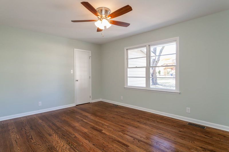 3913 Ingram Dr, Raleigh, NC 27604