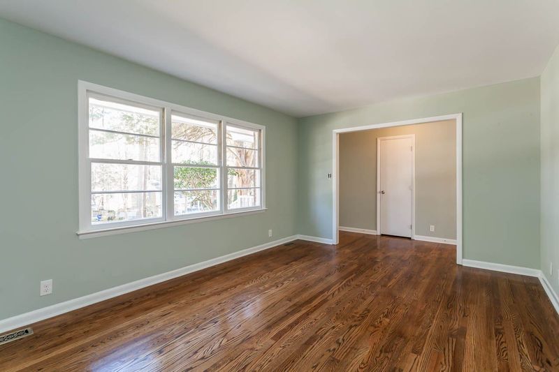 3913 Ingram Dr, Raleigh, NC 27604