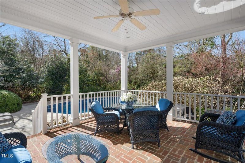 3913 Stratford Ct, Raleigh, NC 27609