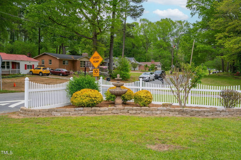 3913 Vesta Dr, Raleigh, NC 27603