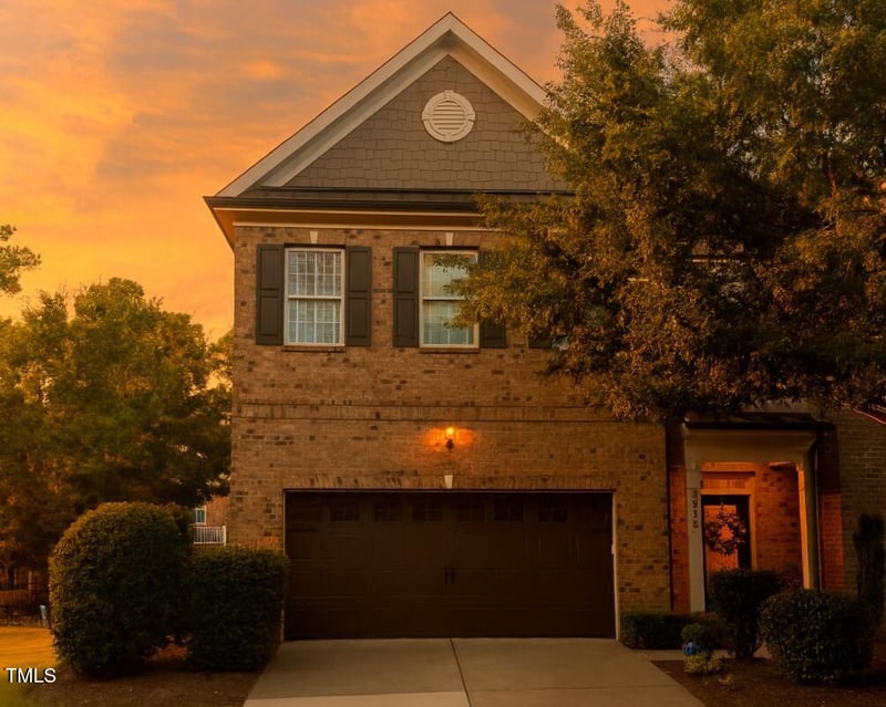3915 Essex Garden Ln, Raleigh, NC 27612
