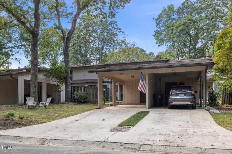 3916 Wendy Ln, Raleigh, NC 27606