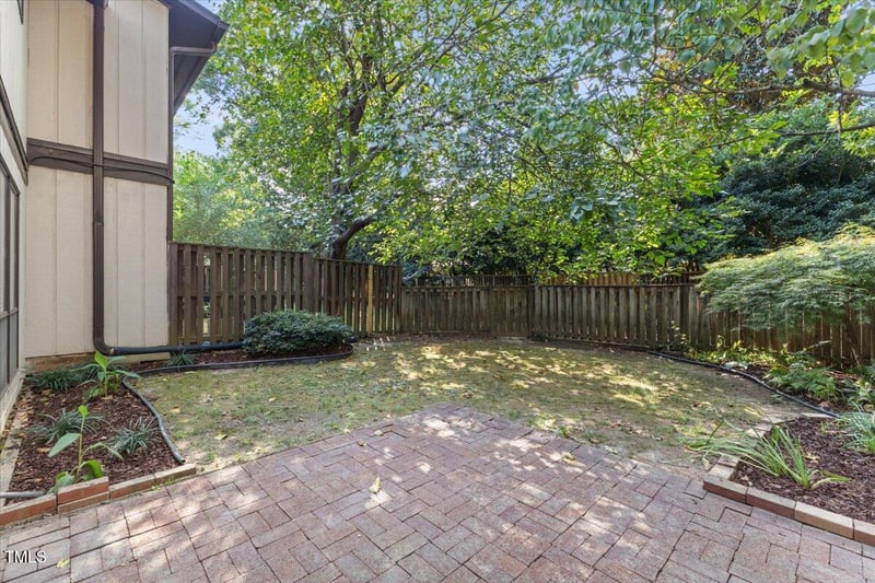 3916 Wendy Ln, Raleigh, NC 27606