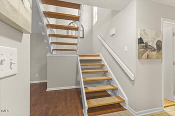 3916 Wendy Ln, Raleigh, NC 27606