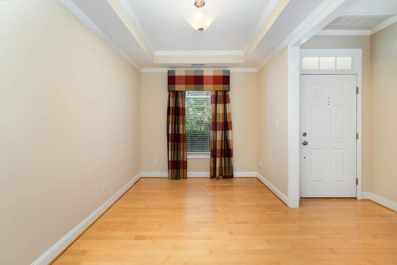 3918 Magnolia Pond Rd, Raleigh, NC 27610
