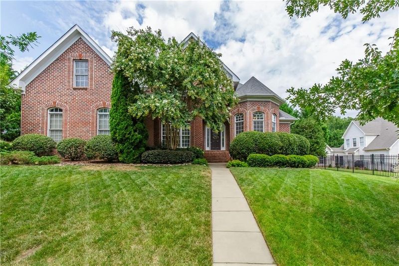 3919 Kincade Dr, Burlington, NC 27215