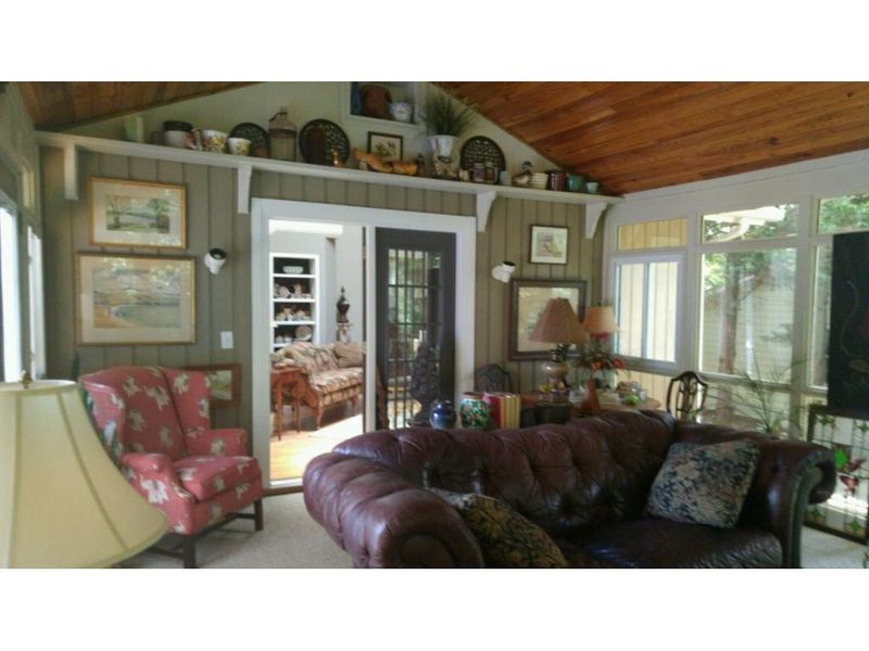 392 Edinburgh Dr, Burlington, NC 27215
