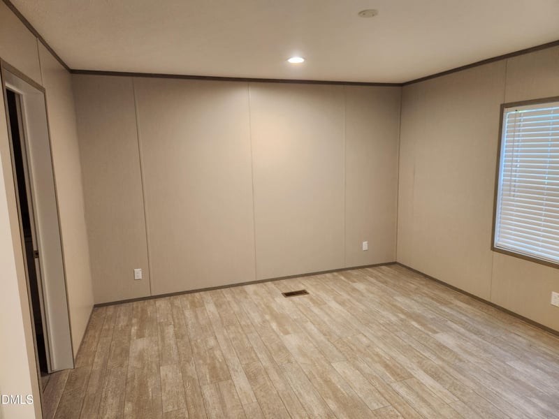 392 Monroe Ln, Erwin, NC 28339