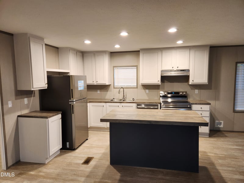 392 Monroe Ln, Erwin, NC 28339