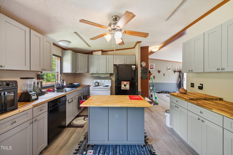 3920 Buckhorn Rd, Sanford, NC 27330