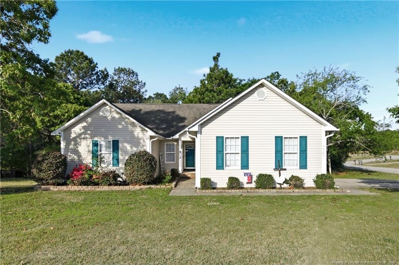 3920 Dickens Ave, Hope Mills, NC 28348