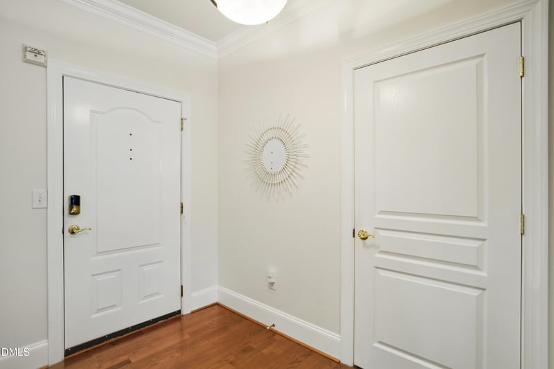 3920 Essex Garden Ln #304, Raleigh, NC 27612