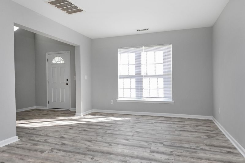 3920 Laurel Glen Dr, Raleigh, NC 27610