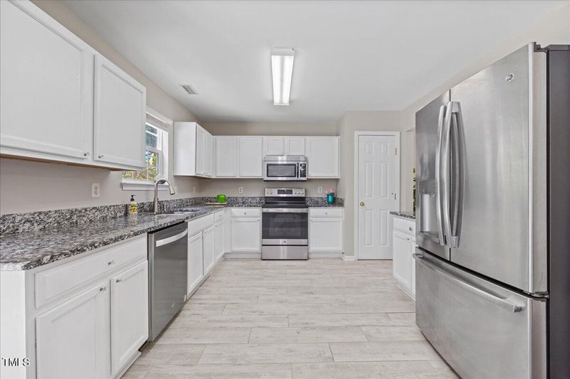 3924 Tyler Bluff Ln, Raleigh, NC 27616