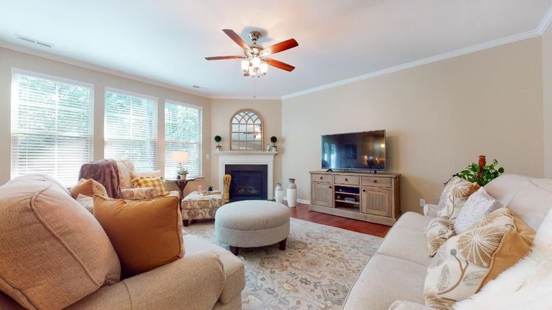 3924 Valley Side Ct, Cary, NC 27519