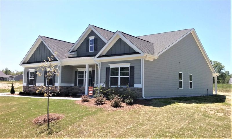 3925 Mendenhall Dr #48, Zebulon, NC 27597