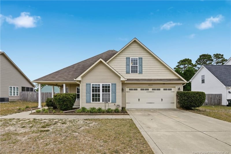 3925 Princess Amelia Ln, Hope Mills, NC 28348