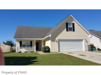 3926 Red Oak Dr, Hope Mills, NC 28306
