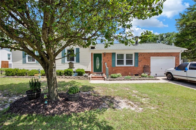3929 Heidelberg Dr, Hope Mills, NC 28348