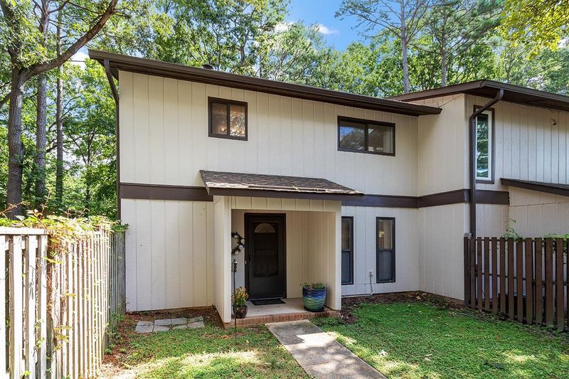 3929 Wendy Ln, Raleigh, NC 27606