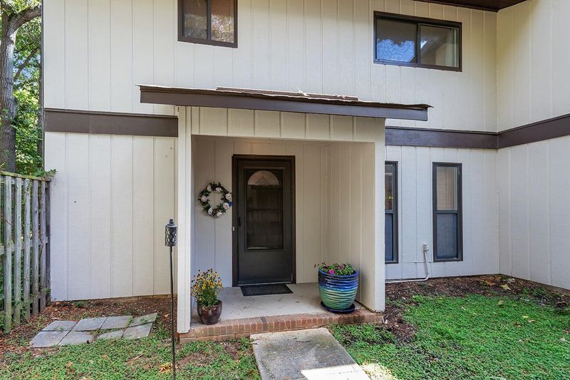 3929 Wendy Ln, Raleigh, NC 27606