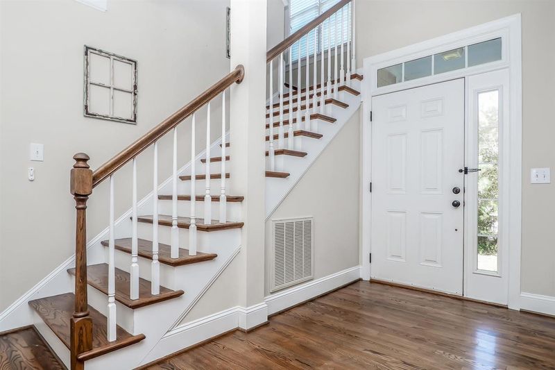 3931 Napa Valley Dr, Raleigh, NC 27612
