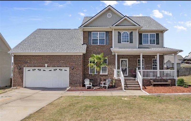 3932 Hunting Path Dr, Hope Mills, NC 28348