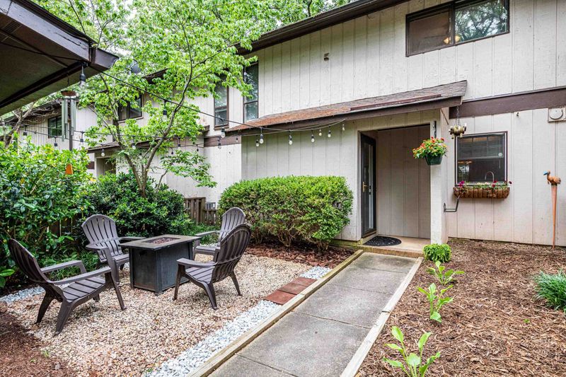 3932 Wendy Ln #9C2, Raleigh, NC 27606