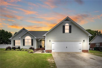 3935 Dickens Ave, Hope Mills, NC 28348