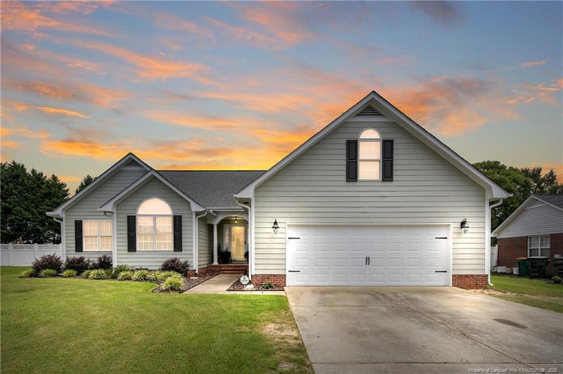 3935 Dickens Ave, Hope Mills, NC 28348