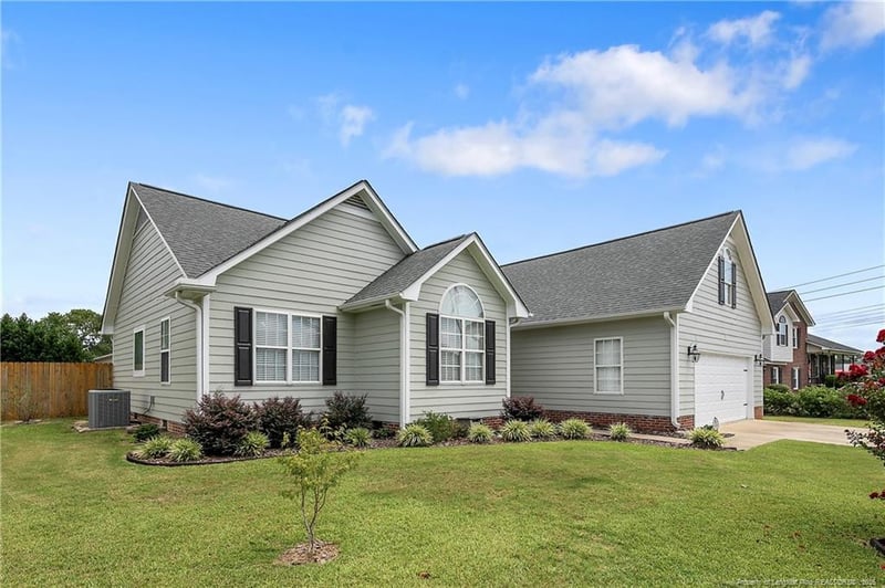 3935 Dickens Ave, Hope Mills, NC 28348