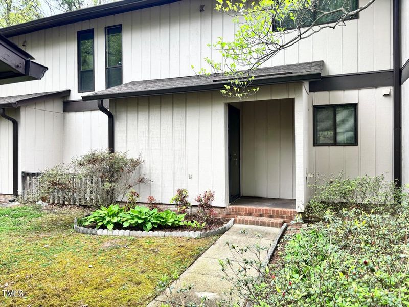 3935 Wendy Ln, Raleigh, NC 27606