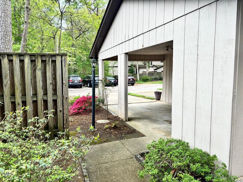 3935 Wendy Ln, Raleigh, NC 27606