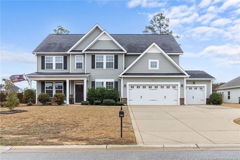 3939 Standardbred Dr, Hope Mills, NC 28348