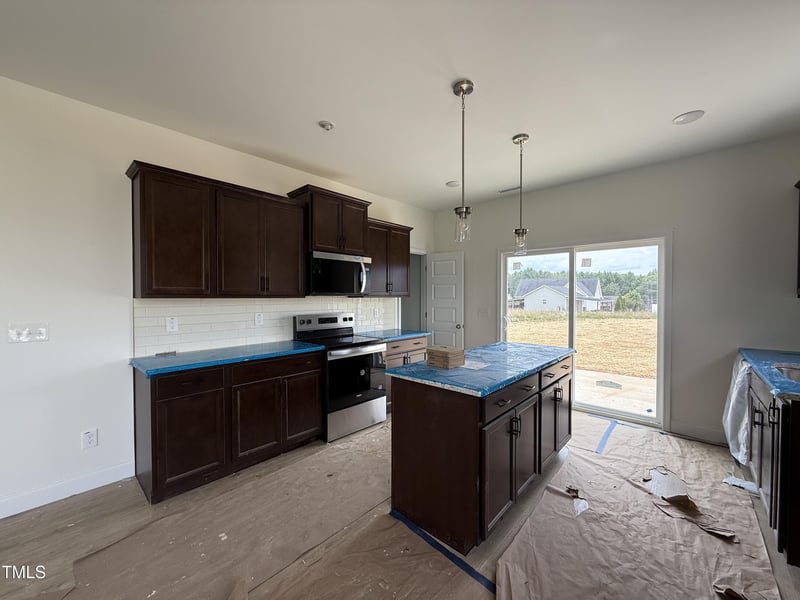 394 Springtooth Dr, Zebulon, NC 27597