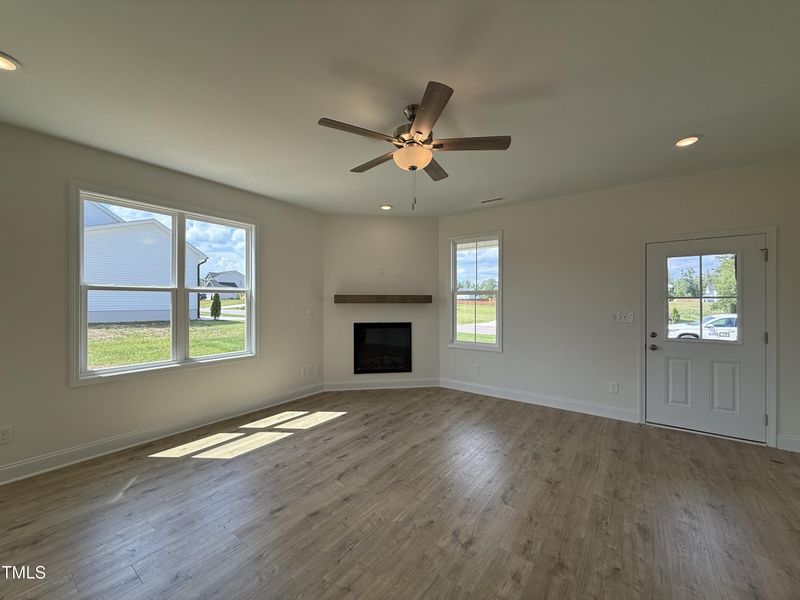 394 Springtooth Dr, Zebulon, NC 27597