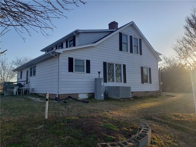 3941 Cates Loop Rd, Burlington, NC 27217