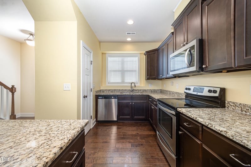 3945 Amelia Park Dr, Raleigh, NC 27606