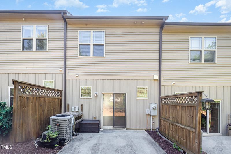 3945 Amelia Park Dr, Raleigh, NC 27606