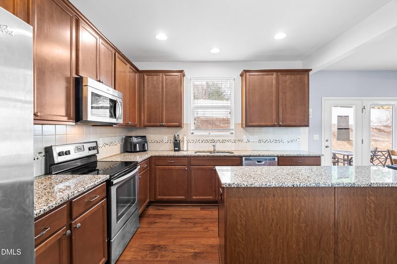 3945 White Kestrel Dr, Raleigh, NC 27616