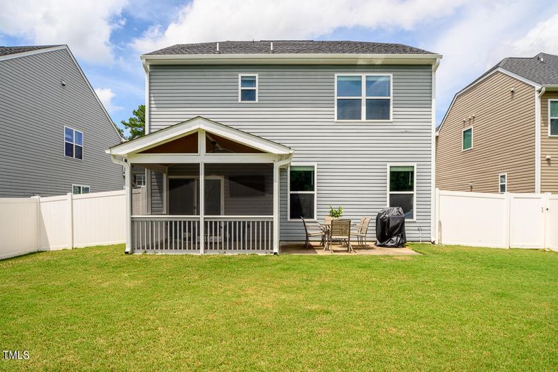 3948 White Kestrel Dr, Raleigh, NC 27616