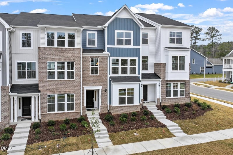 395 Chesapeake Commons St #122, Garner, NC 27529