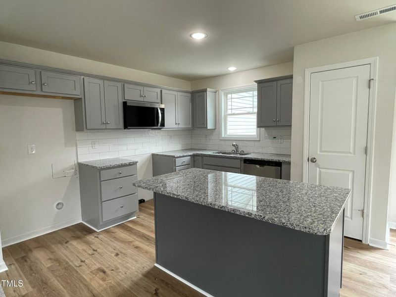 395 Magnolia Run Way, Benson, NC 27504