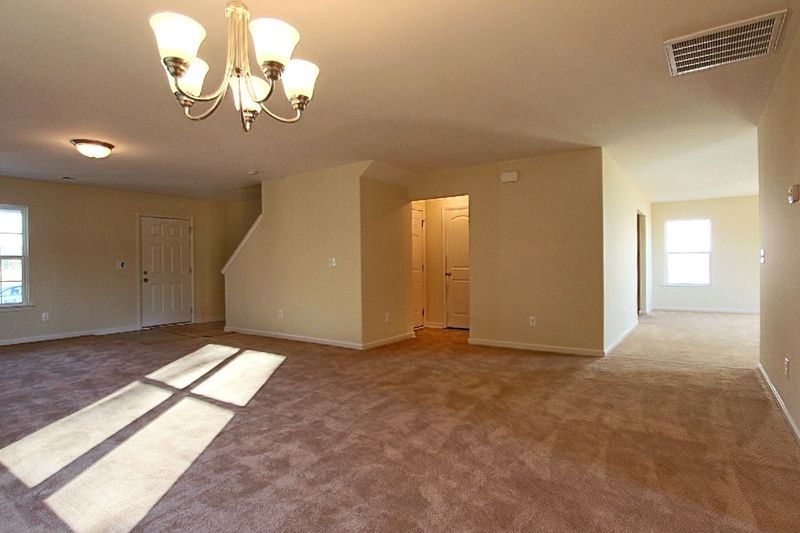 395 Sequoia Dr, Clayton, NC 27527