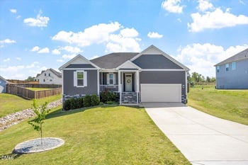 395 Windy Farm Dr, Fuquay Varina, NC 27526