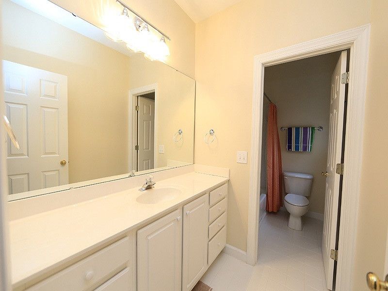 3952 Stags Leap Ct, Raleigh, NC 27612