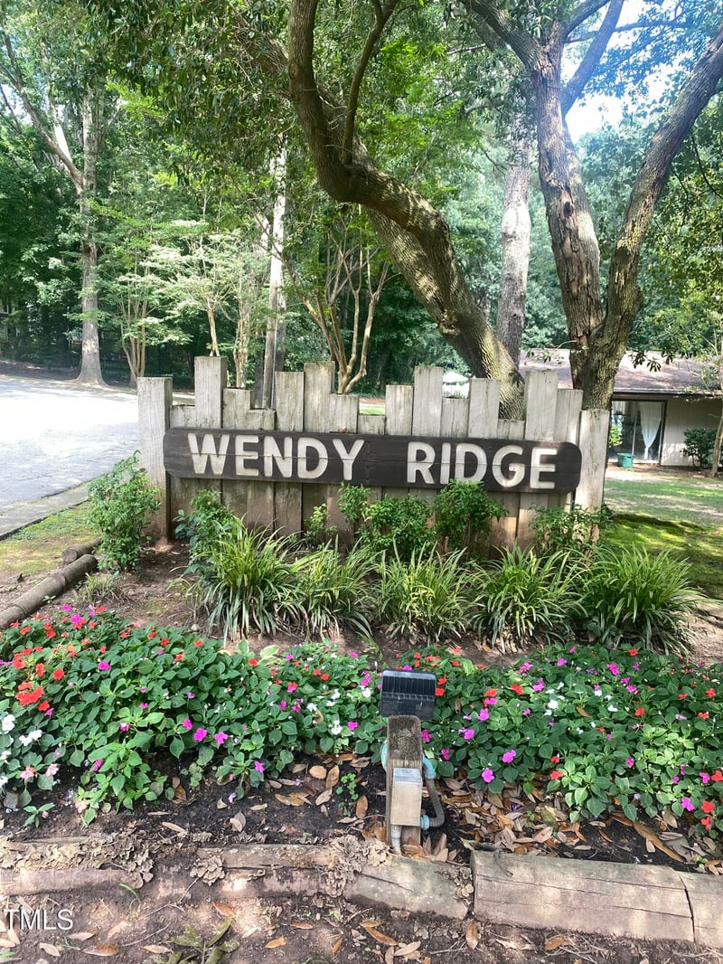 3952 Wendy Ln, Raleigh, NC 27606