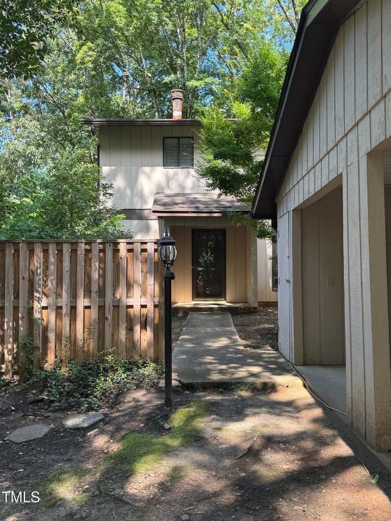 3952 Wendy Ln, Raleigh, NC 27606