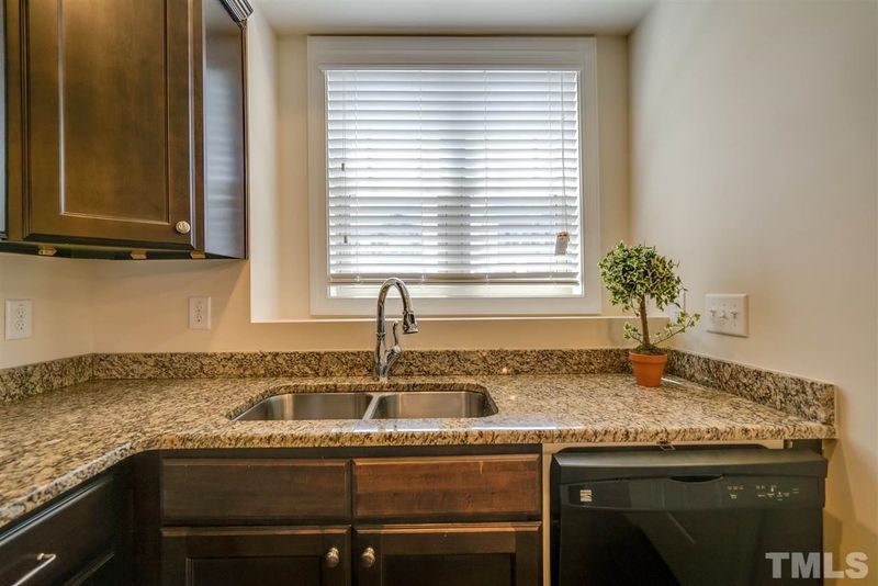 3958 Amelia Park Dr, Raleigh, NC 27606
